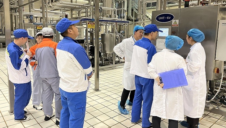 甘肅農墾莊園牧場成功舉辦五級乳品加工工職業(yè)技能等級考試