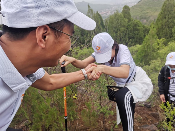 友元管道：戶外拓展活動